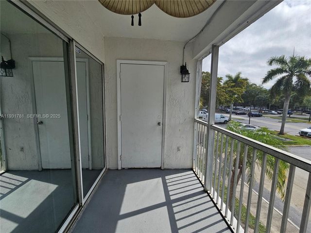 5686 Rock Island Rd 126, Tamarac, FL 33319