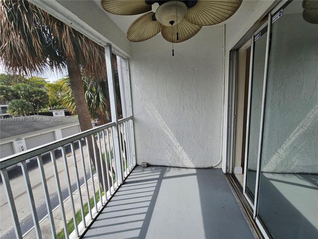 5686 Rock Island Rd 126, Tamarac, FL 33319