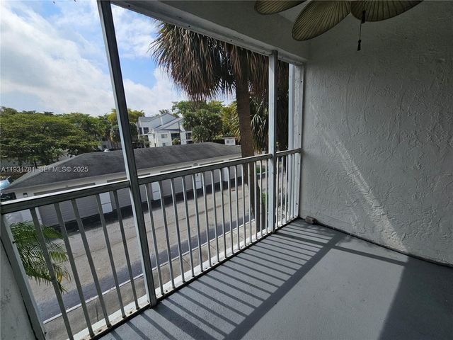 5686 Rock Island Rd 126, Tamarac, FL 33319