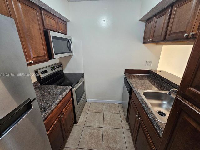 5686 Rock Island Rd 126, Tamarac, FL 33319