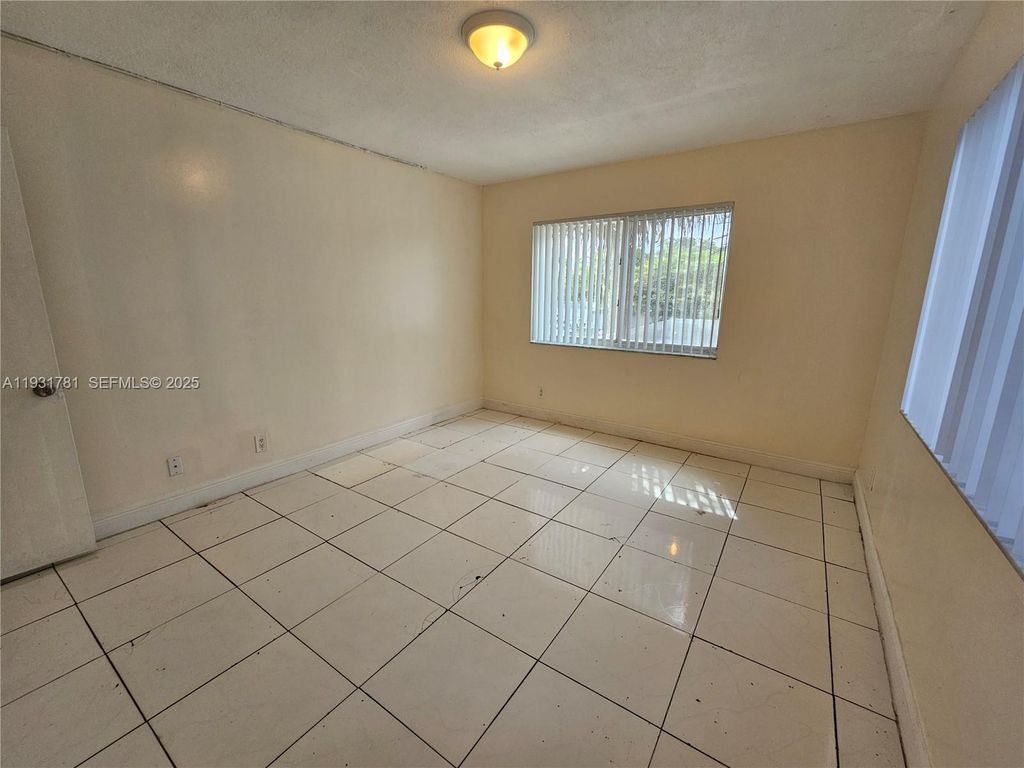 Image 14 of property listing at 5686 Rock Island Rd 126, Tamarac, FL 33319