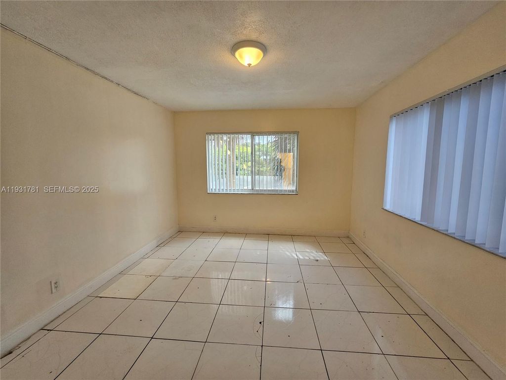 Image 17 of property listing at 5686 Rock Island Rd 126, Tamarac, FL 33319