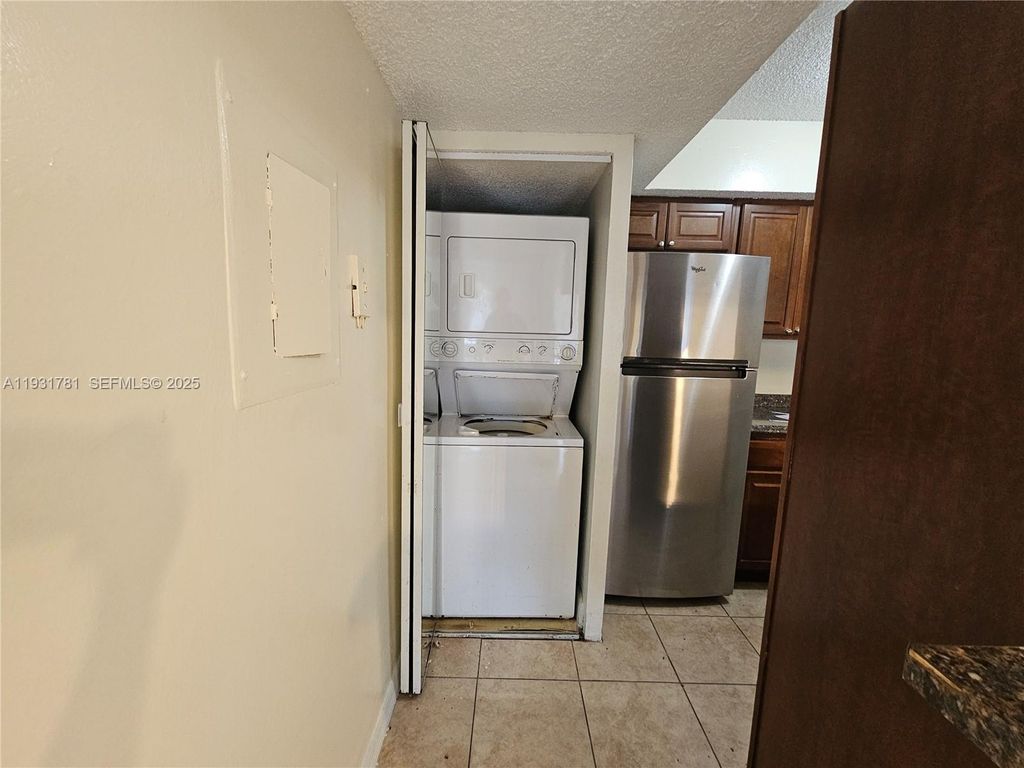 Image 7 of property listing at 5686 Rock Island Rd 126, Tamarac, FL 33319