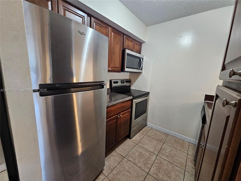 Image 9 of property listing at 5686 Rock Island Rd 126, Tamarac, FL 33319