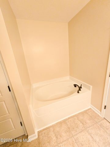 212 Long Pond Drive, Sneads Ferry, NC 28460