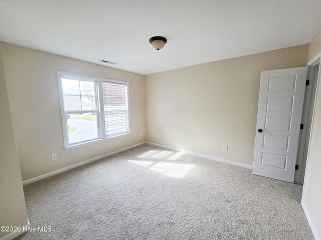 212 Long Pond Drive, Sneads Ferry, NC 28460