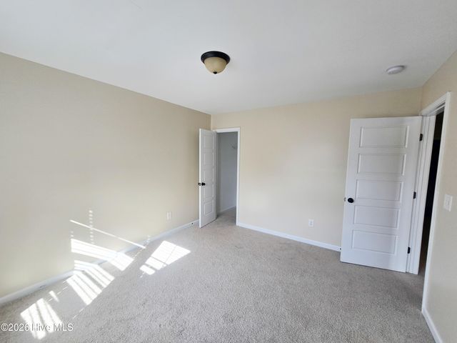 212 Long Pond Drive, Sneads Ferry, NC 28460