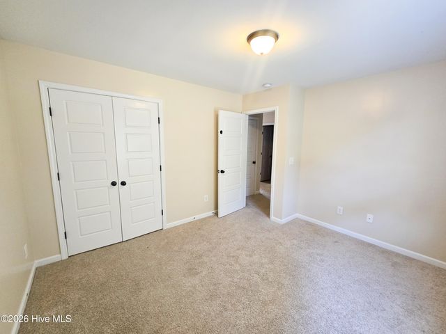 212 Long Pond Drive, Sneads Ferry, NC 28460