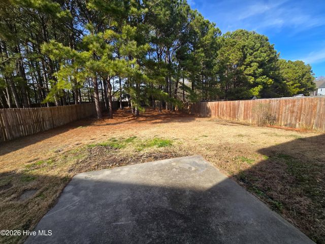 212 Long Pond Drive, Sneads Ferry, NC 28460