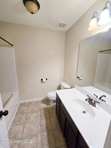 212 Long Pond Drive, Sneads Ferry, NC 28460