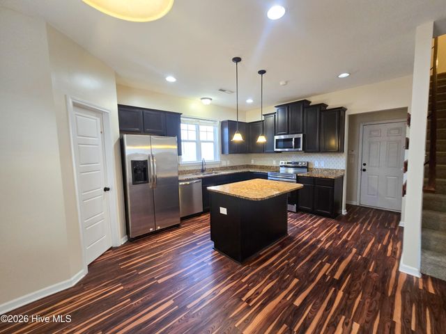 212 Long Pond Drive, Sneads Ferry, NC 28460