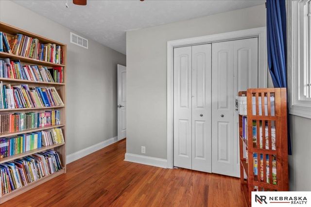 8121 N 38th Street, Omaha, NE 68112
