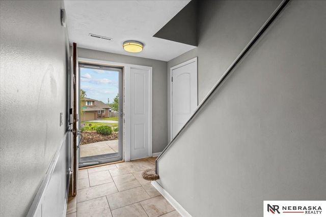 8121 N 38th Street, Omaha, NE 68112