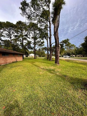 8208 Ash Road, Texas City, TX 77591
