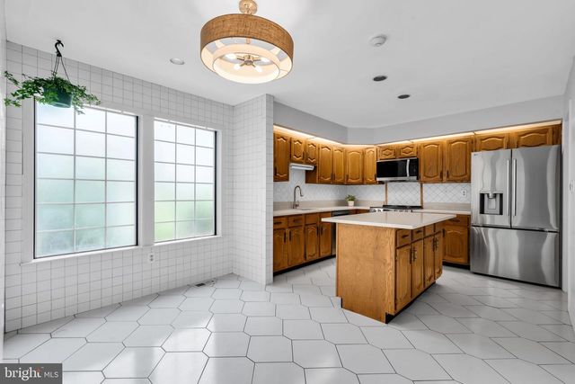 6 RUTHERFORD HAYES DR, Monroe Township, NJ 08831