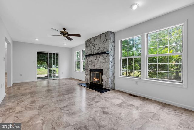 6 RUTHERFORD HAYES DR, Monroe Township, NJ 08831