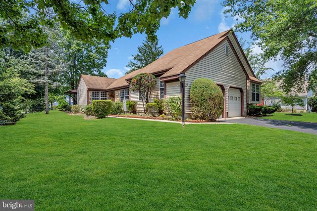 6 RUTHERFORD HAYES DR, Monroe Township, NJ 08831