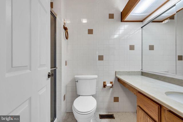 6 RUTHERFORD HAYES DR, Monroe Township, NJ 08831