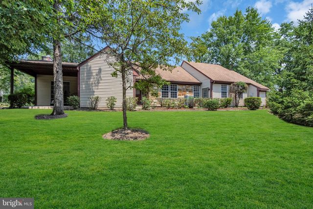6 RUTHERFORD HAYES DR, Monroe Township, NJ 08831