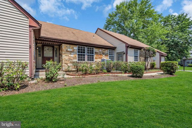 6 RUTHERFORD HAYES DR, Monroe Township, NJ 08831