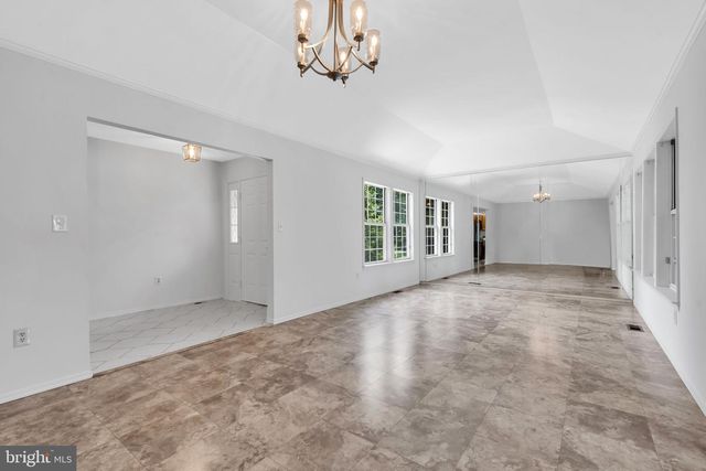 6 RUTHERFORD HAYES DR, Monroe Township, NJ 08831