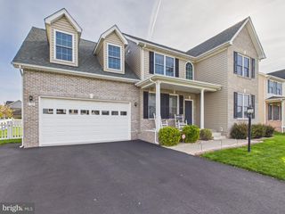 32 AZERA DR, Inwood, WV 25428