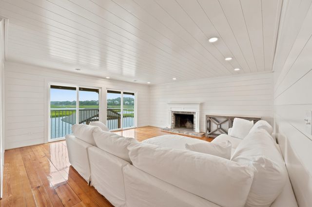 75 Marsh Hen Dr., Pawleys Island, SC 29585