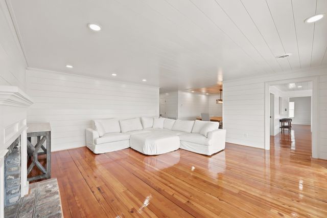 75 Marsh Hen Dr., Pawleys Island, SC 29585