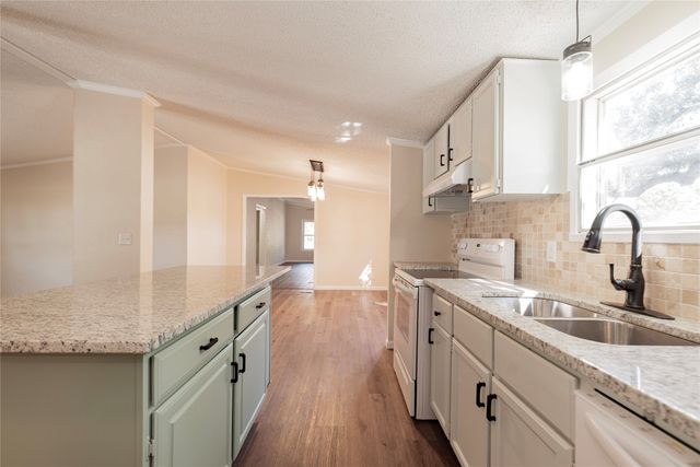 204 Rs County Road 1503, Point, TX 75472