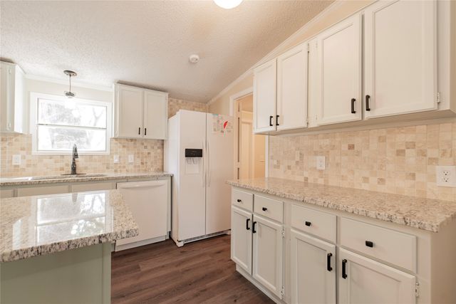 204 Rs County Road 1503, Point, TX 75472
