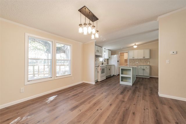 204 Rs County Road 1503, Point, TX 75472