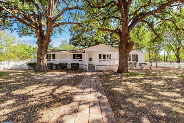 204 Rs County Road 1503, Point, TX 75472