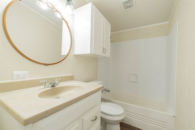 204 Rs County Road 1503, Point, TX 75472