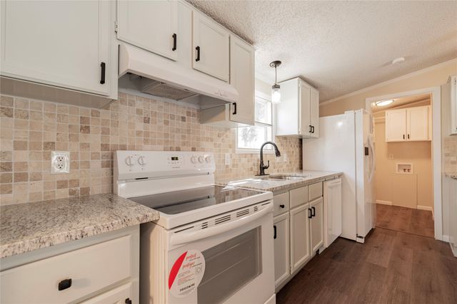 204 Rs County Road 1503, Point, TX 75472