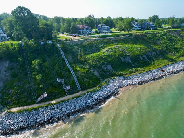 7219 Orchard Road, South Haven, MI 49090