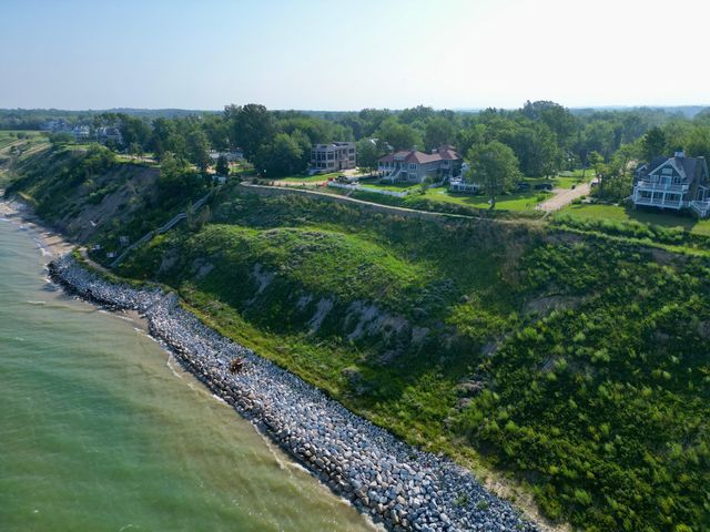 7219 Orchard Road, South Haven, MI 49090