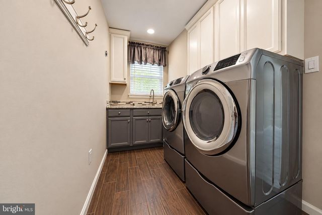 23 IRIS CT, Mount Laurel, NJ 08054