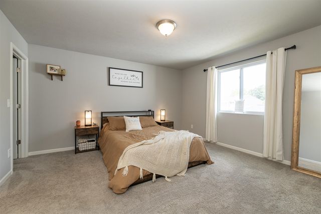 1743 Harper Grove Lane, Vicksburg, MI 49097