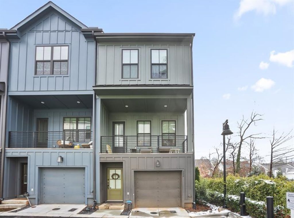 200 Chestnut Circle, Atlanta, GA 30342