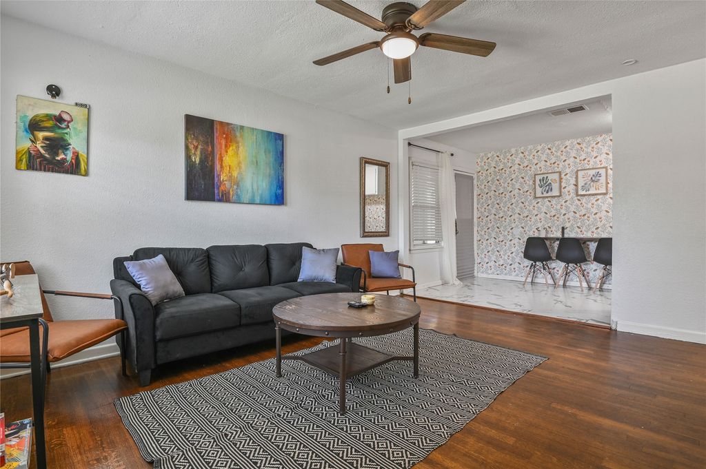 1725 Meadowlark Lane, Denison, TX 75020