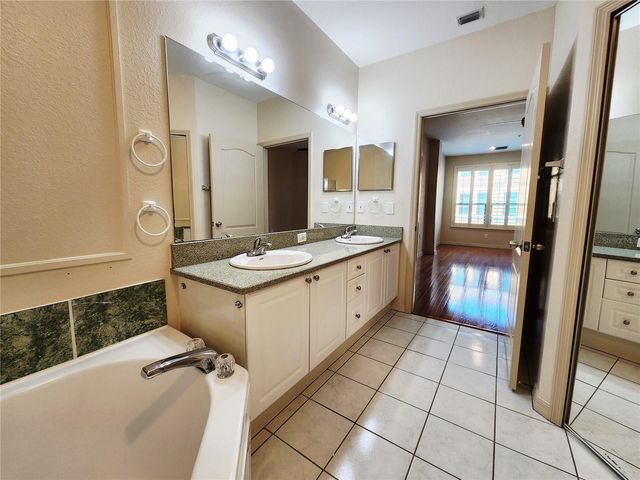 2733 VIA CIPRIANI 820B, Clearwater, FL 33764