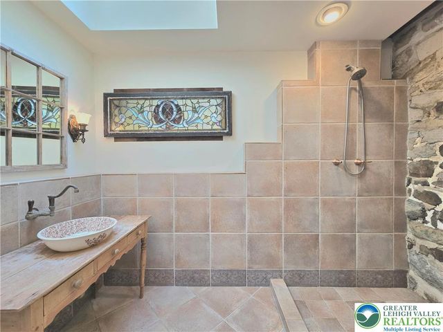 105 Pine Top Trail, Bethlehem City, PA 18017