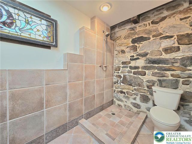 105 Pine Top Trail, Bethlehem City, PA 18017