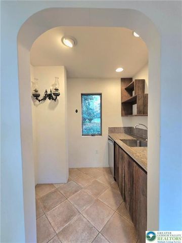 105 Pine Top Trail, Bethlehem City, PA 18017