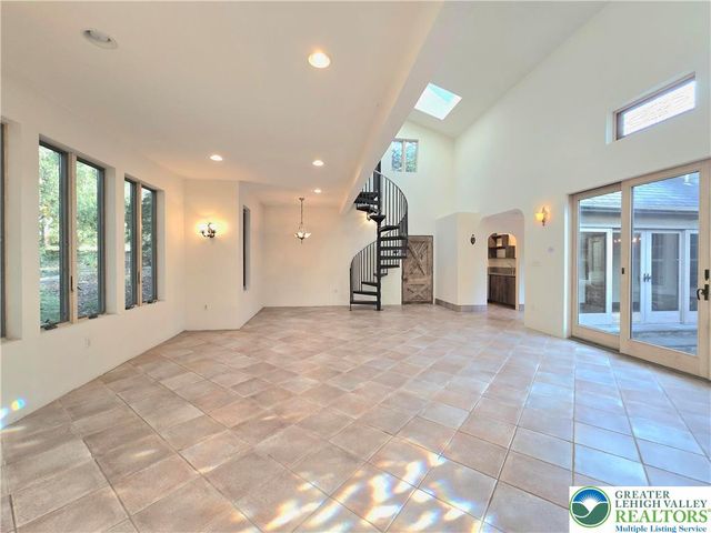 105 Pine Top Trail, Bethlehem City, PA 18017