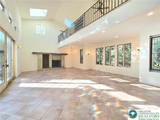 105 Pine Top Trail, Bethlehem City, PA 18017