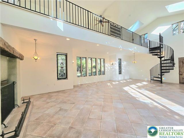 105 Pine Top Trail, Bethlehem City, PA 18017