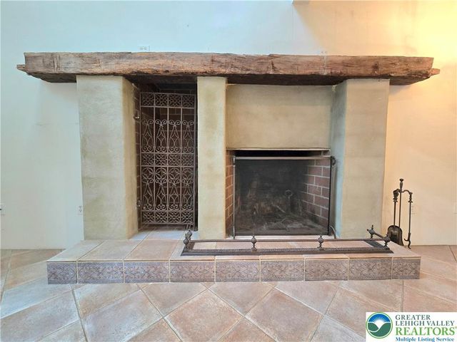 105 Pine Top Trail, Bethlehem City, PA 18017