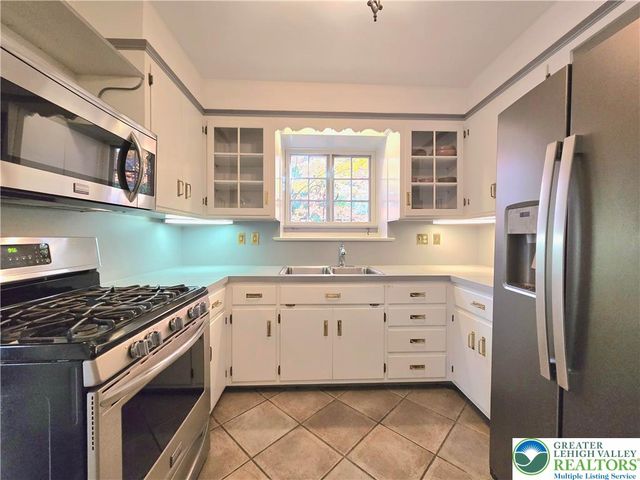 105 Pine Top Trail, Bethlehem City, PA 18017