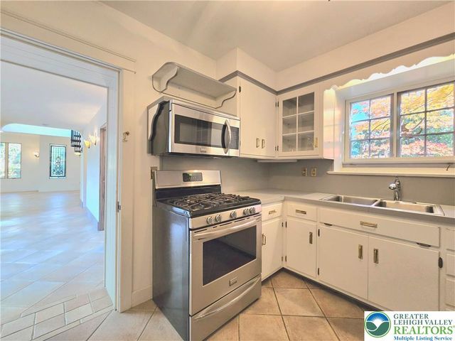 105 Pine Top Trail, Bethlehem City, PA 18017